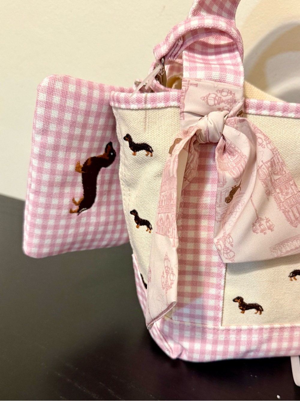 *Rare* Madden Girl Pink Gingham and Dachshund Canvas Tote Bag - Picture 3 of 7
